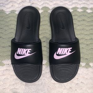 SOLD Nike Women's Victori One Slide Sandals in Black/Pink Size 9